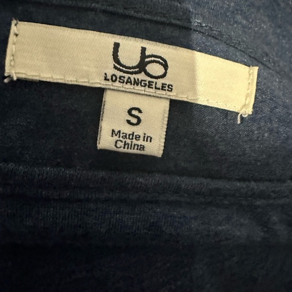 Ya Los Angeles Gray Relaxed Blouse with Fringe Sleeves Small - Picture 4 of 4